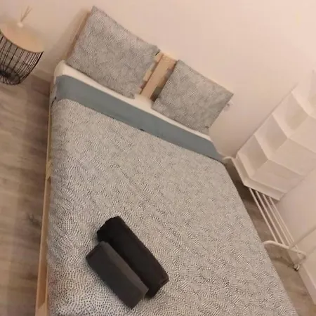 Apartment Lisbon 3-bed In 15min From
